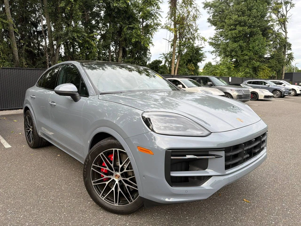 2026 Porsche 9Y0/9Y3 Cayenne Coupe - Image 2 of 4