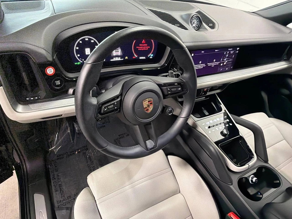 2026 Porsche 9Y0/9Y3 Cayenne Coupe - Image 4 of 4
