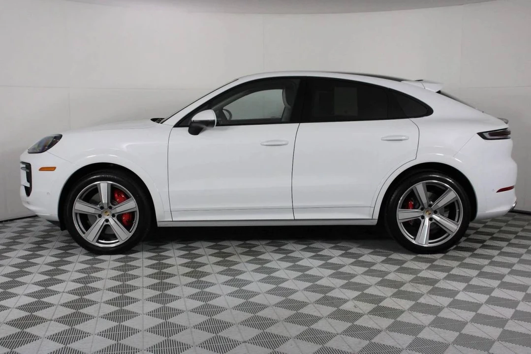 2026 Porsche 9Y0/9Y3 Cayenne S - Image 2 of 5