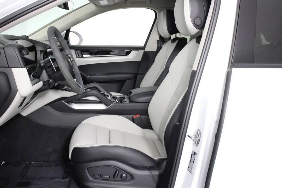2026 Porsche 9Y0/9Y3 Cayenne S - Image 5 of 5