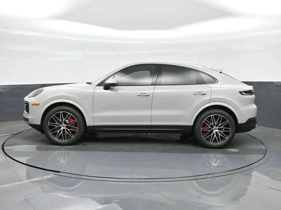 2026 Porsche 9Y0/9Y3 Cayenne Coupe - Image 2 of 5
