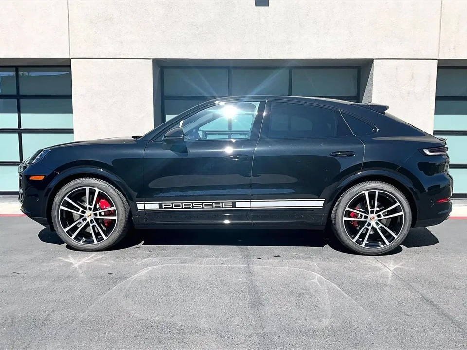 2026 Porsche 9Y0/9Y3 Cayenne Coupe - Image 16 of 31
