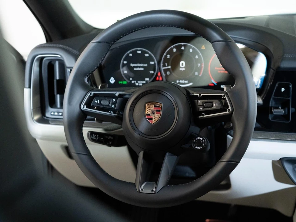 2026 Porsche 9Y0/9Y3 Cayenne Coupe - Image 28 of 30
