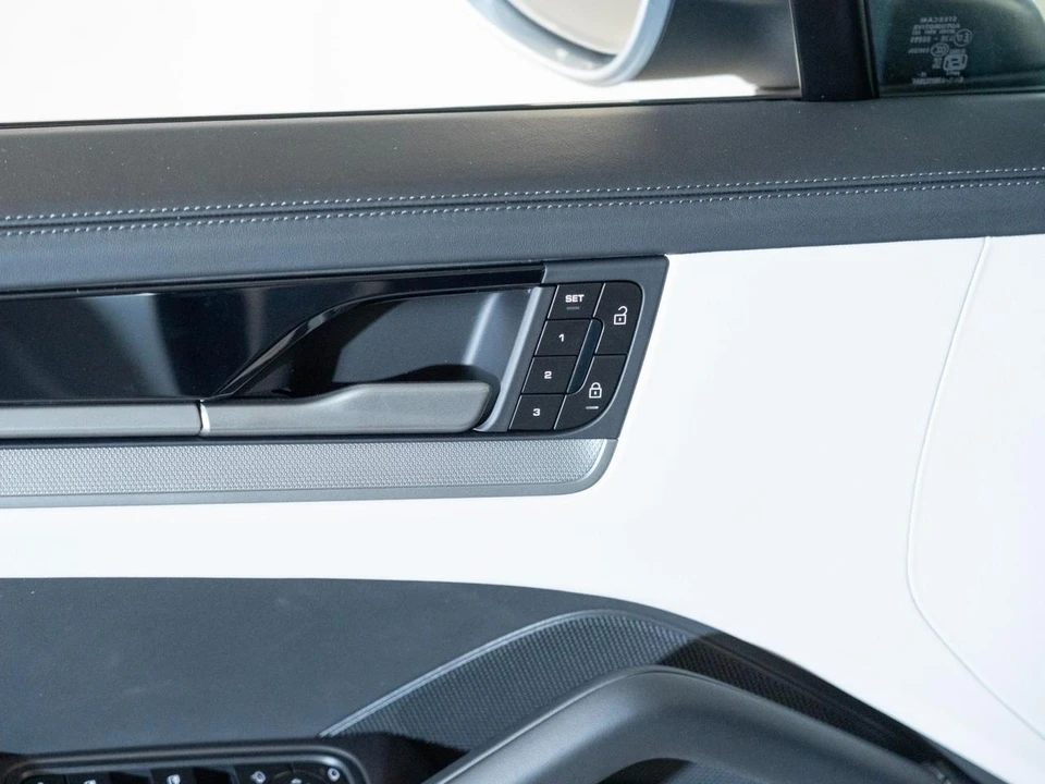 2026 Porsche 9Y0/9Y3 Cayenne Coupe - Image 17 of 30