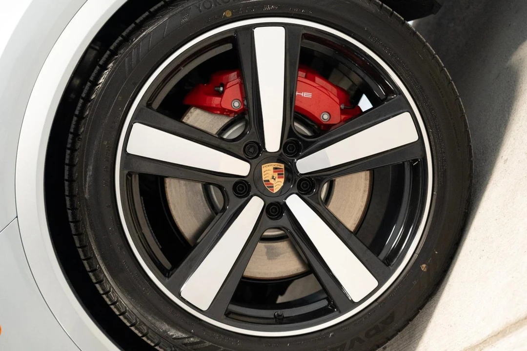 2026 Porsche 9Y0/9Y3 Cayenne Coupe - Image 10 of 30