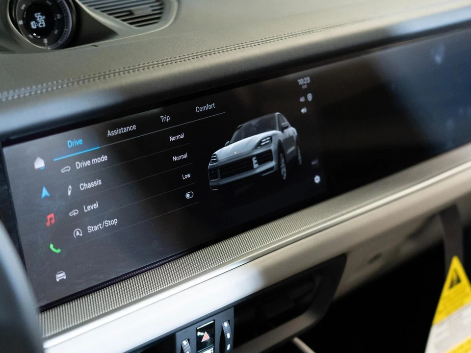 2026 Porsche 9Y0/9Y3 Cayenne Coupe - Image 21 of 30