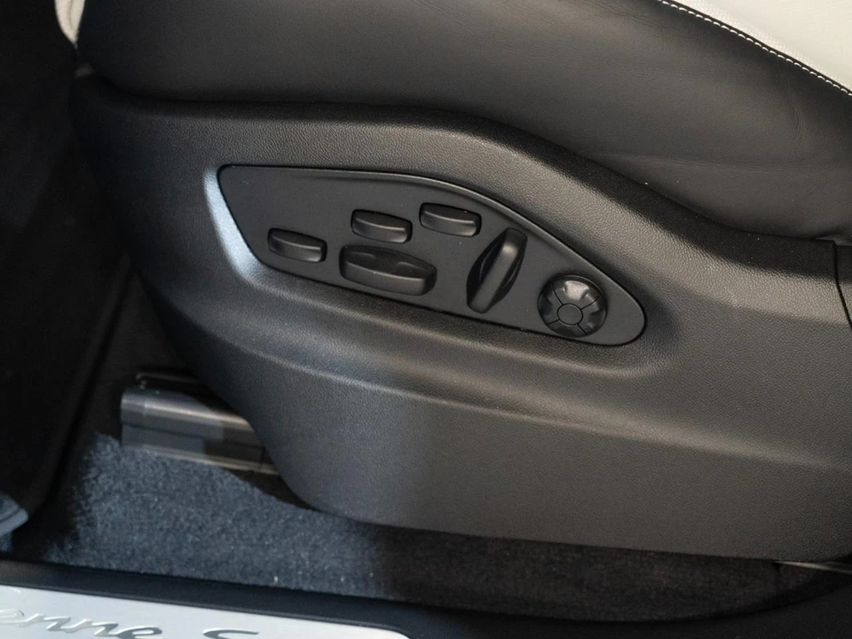 2026 Porsche 9Y0/9Y3 Cayenne Coupe - Image 13 of 30