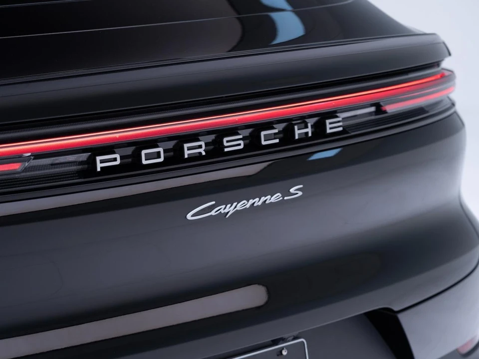 2026 Porsche 9Y0/9Y3 Cayenne S - Image 13 of 31