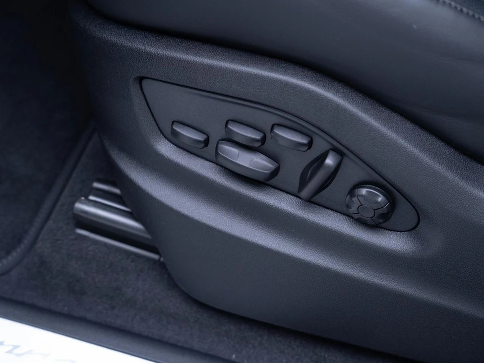 2026 Porsche 9Y0/9Y3 Cayenne S - Image 15 of 31