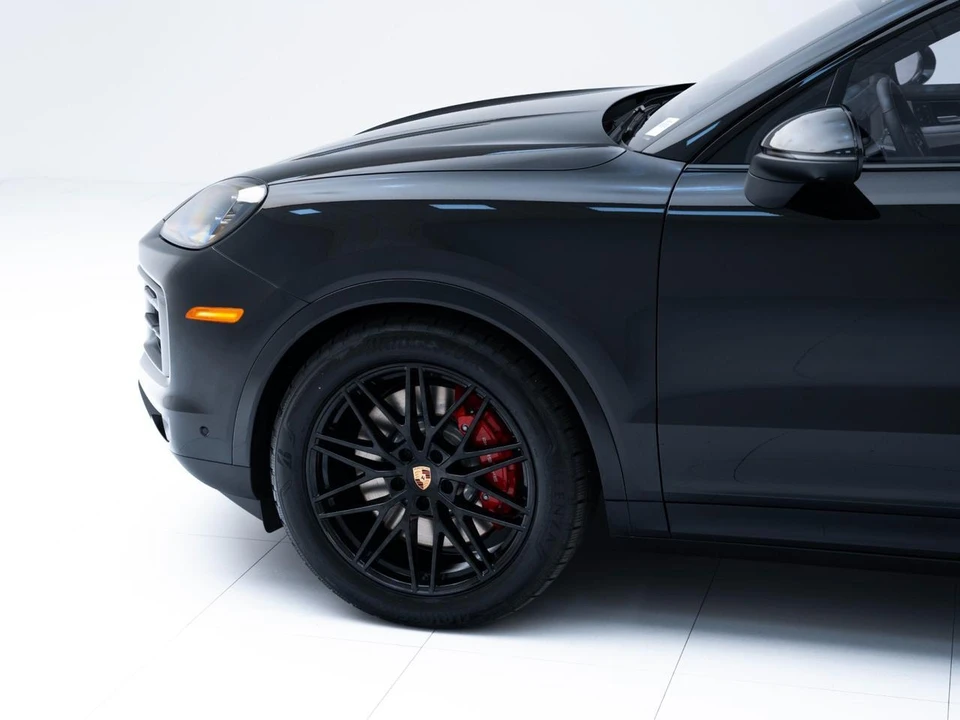 2026 Porsche 9Y0/9Y3 Cayenne S - Image 11 of 31