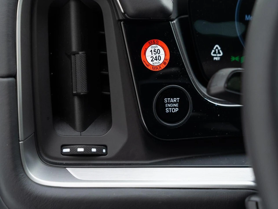 2026 Porsche 9Y0/9Y3 Cayenne S - Image 29 of 31