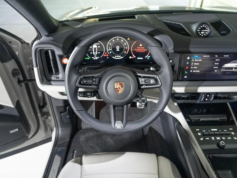 2026 Porsche 9Y0/9Y3 Cayenne Coupe - Image 27 of 28