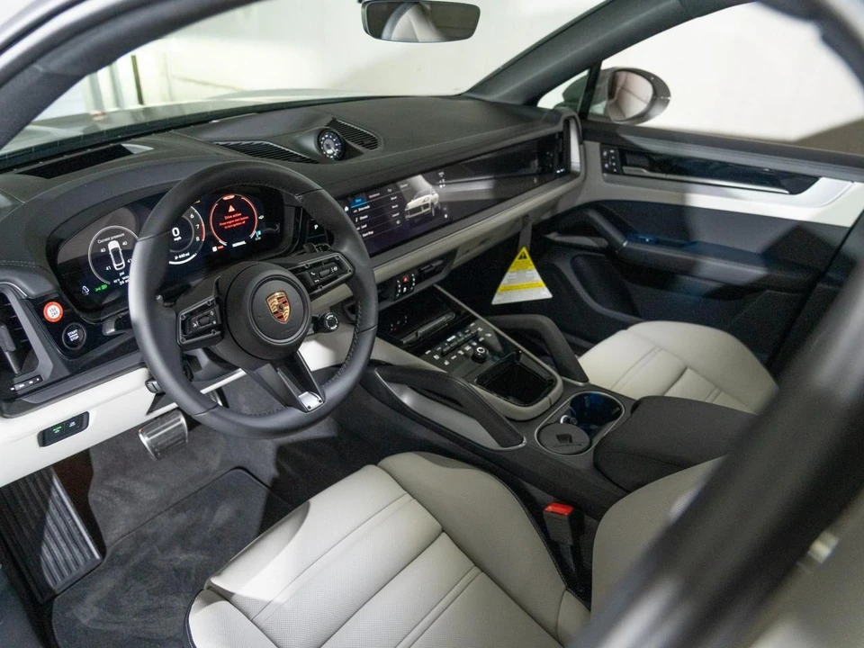 2026 Porsche 9Y0/9Y3 Cayenne Coupe - Image 4 of 28