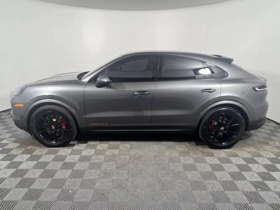 2026 Porsche 9Y0/9Y3 Cayenne Coupe - Image 2 of 5