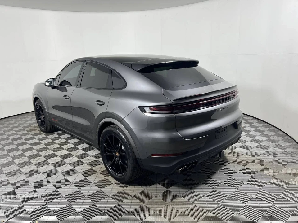 2026 Porsche 9Y0/9Y3 Cayenne Coupe - Image 3 of 5