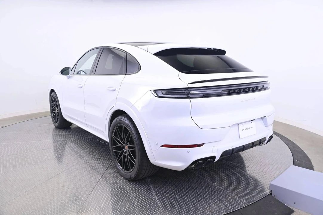 2026 Porsche 9Y0/9Y3 Cayenne Coupe - Image 3 of 5