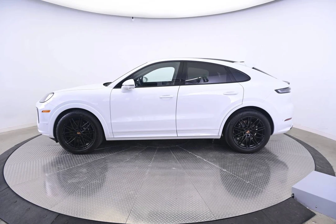 2026 Porsche 9Y0/9Y3 Cayenne Coupe - Image 2 of 5