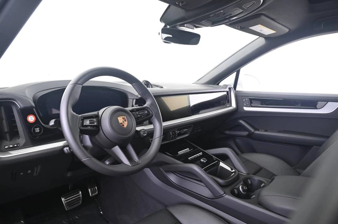 2026 Porsche 9Y0/9Y3 Cayenne Coupe - Image 4 of 5