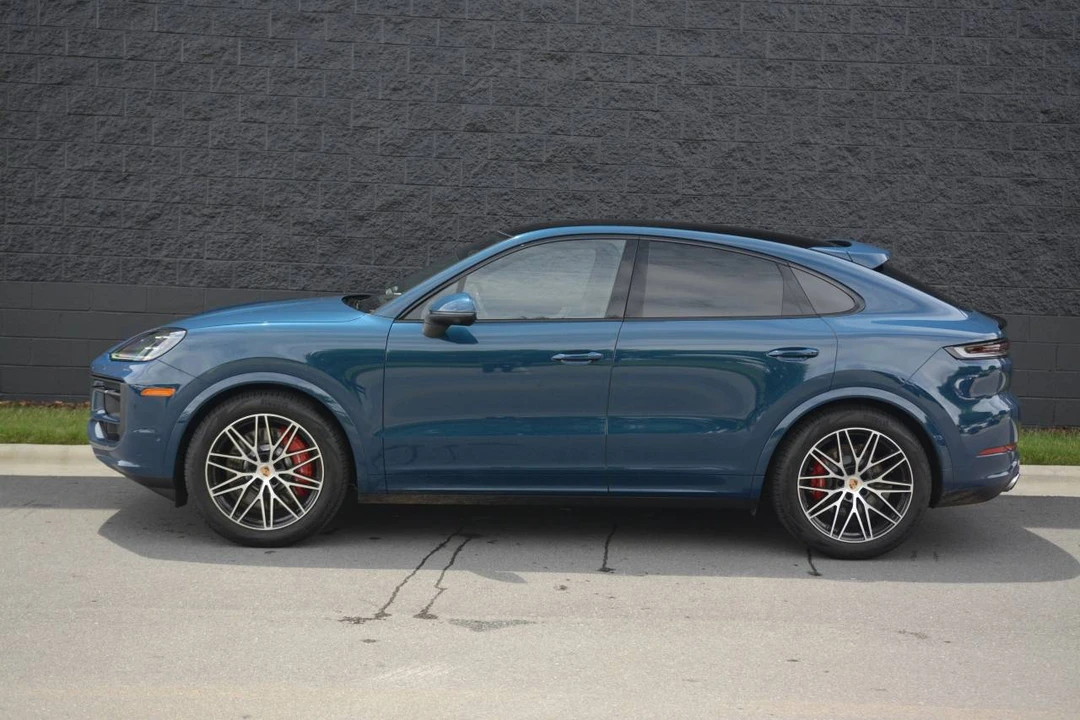 2026 Porsche 9Y0/9Y3 Cayenne Coupe - Image 2 of 5