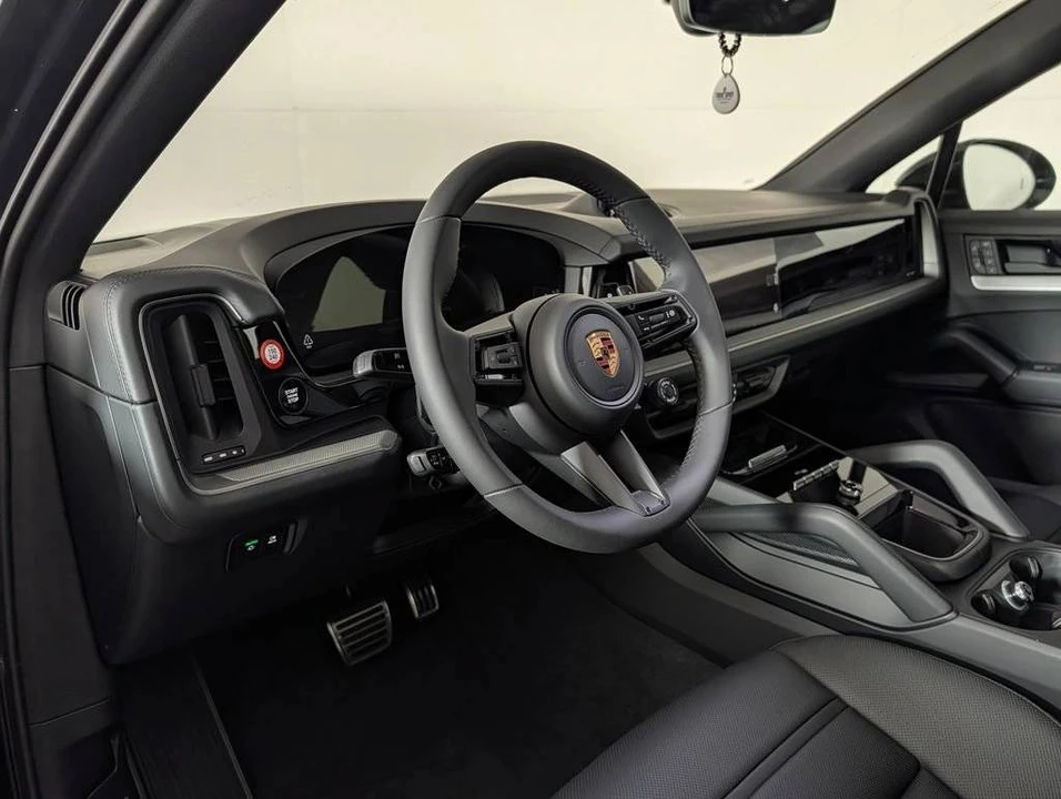 2026 Porsche 9Y0/9Y3 Cayenne Coupe - Image 4 of 5