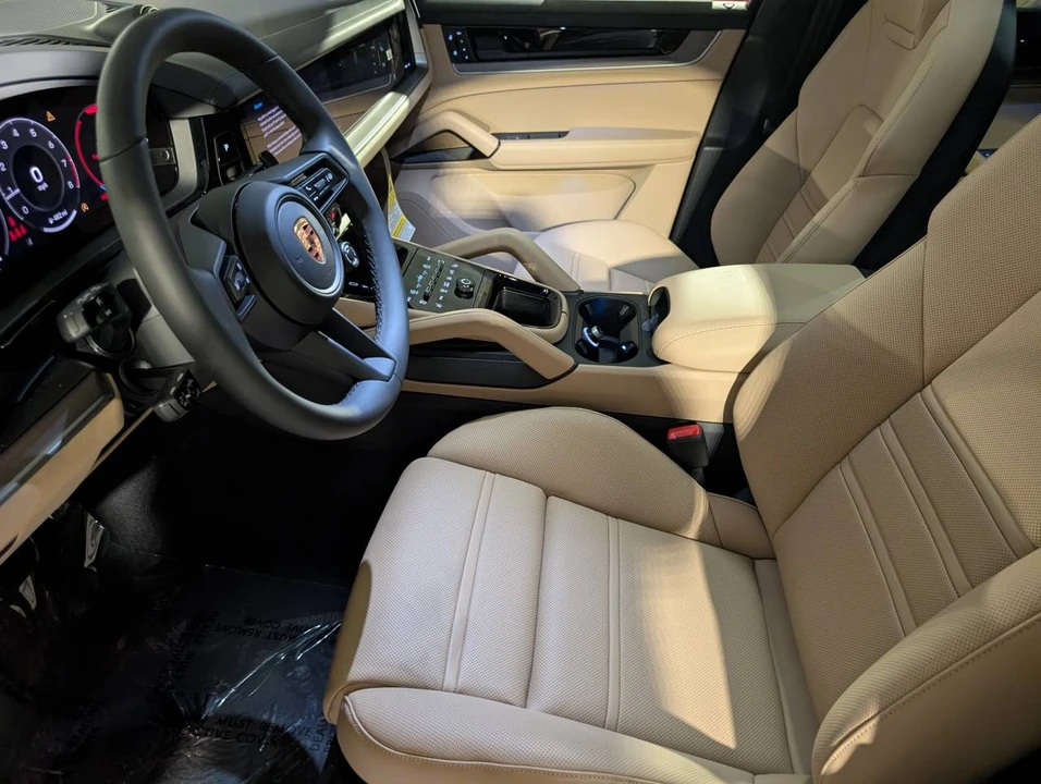 2026 Porsche 9Y0/9Y3 Cayenne Coupe - Image 4 of 5