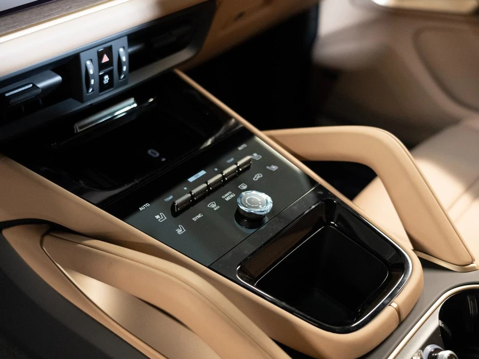 2026 Porsche 9Y0/9Y3 Cayenne Coupe - Image 22 of 30