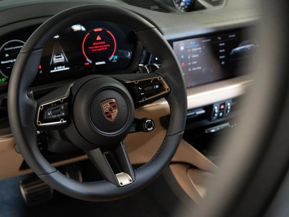 2026 Porsche 9Y0/9Y3 Cayenne Coupe - Image 15 of 30