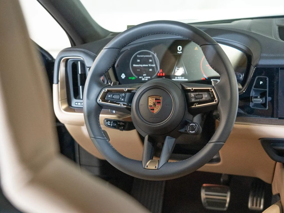 2026 Porsche 9Y0/9Y3 Cayenne Coupe - Image 28 of 30