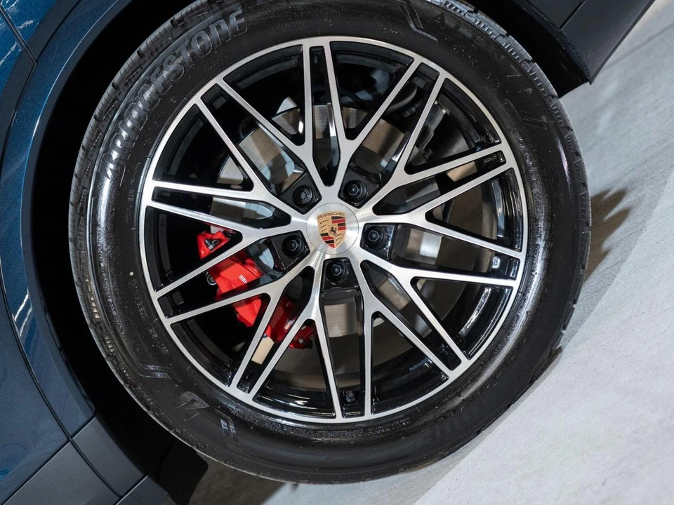 2026 Porsche 9Y0/9Y3 Cayenne Coupe - Image 11 of 30