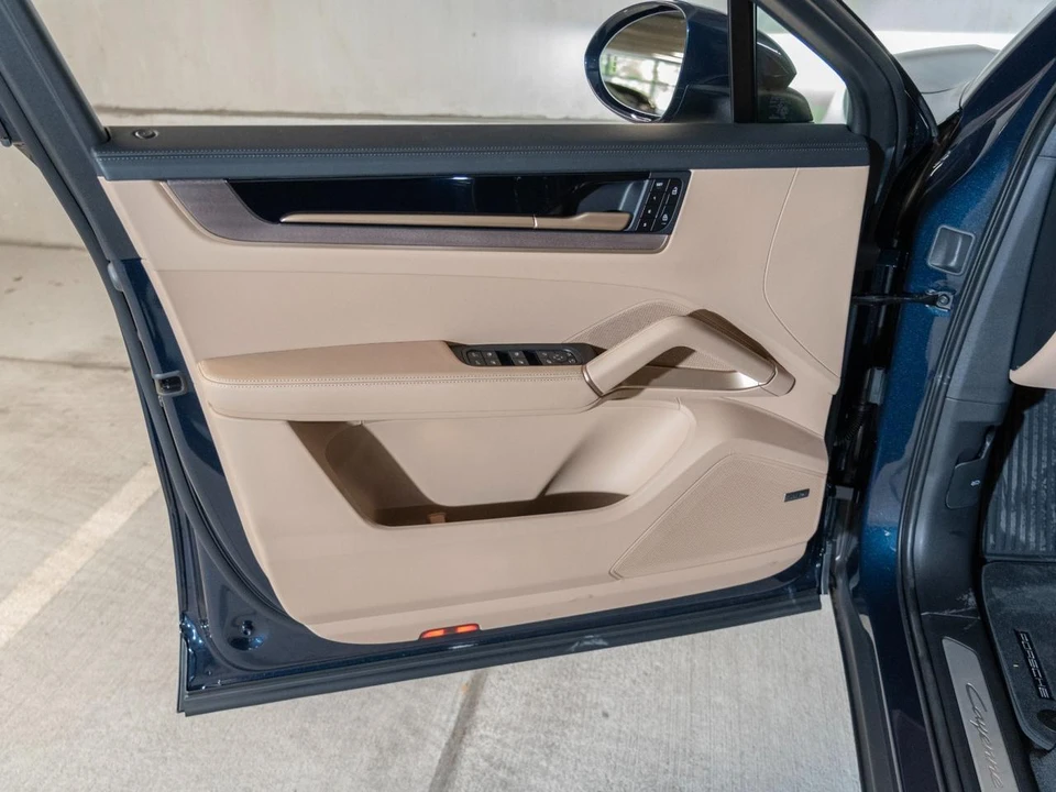 2026 Porsche 9Y0/9Y3 Cayenne Coupe - Image 16 of 30