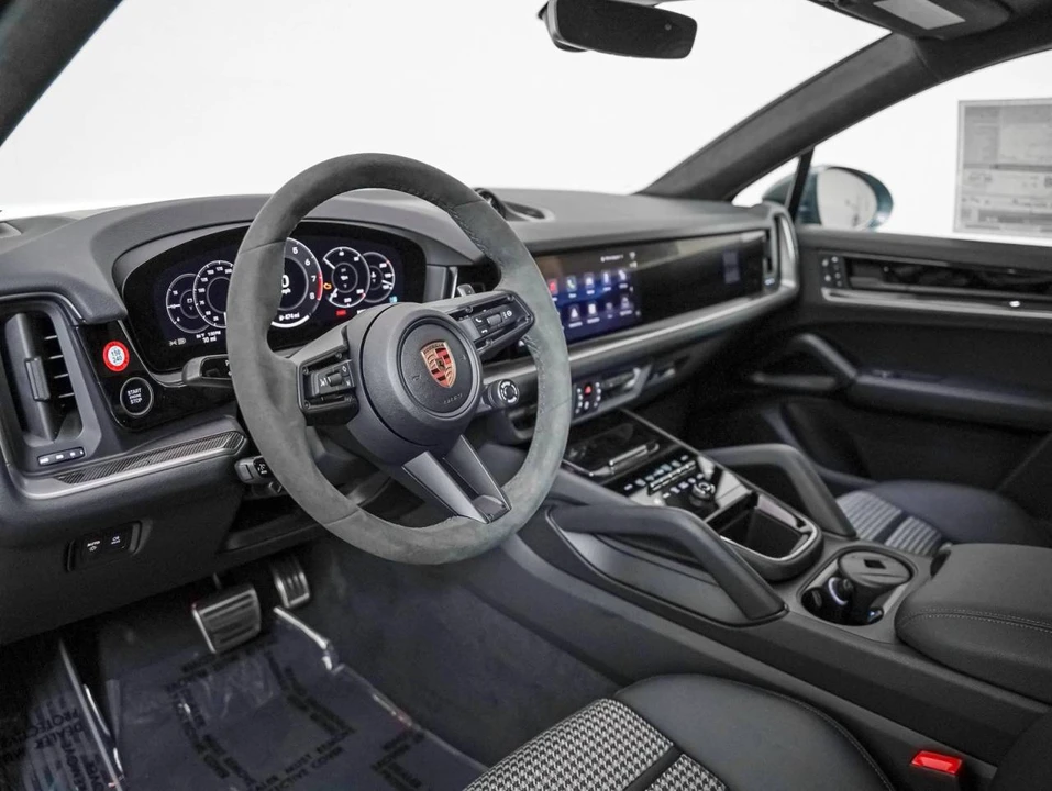 2026 Porsche 9Y0/9Y3 Cayenne Coupe - Image 4 of 5