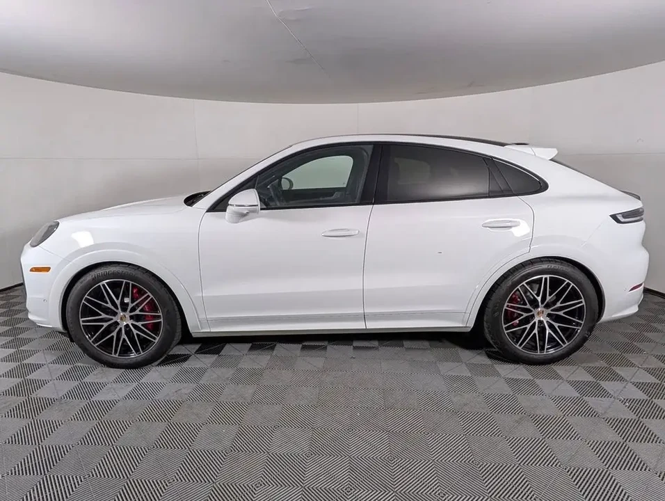 2026 Porsche 9Y0/9Y3 Cayenne S - Image 16 of 31