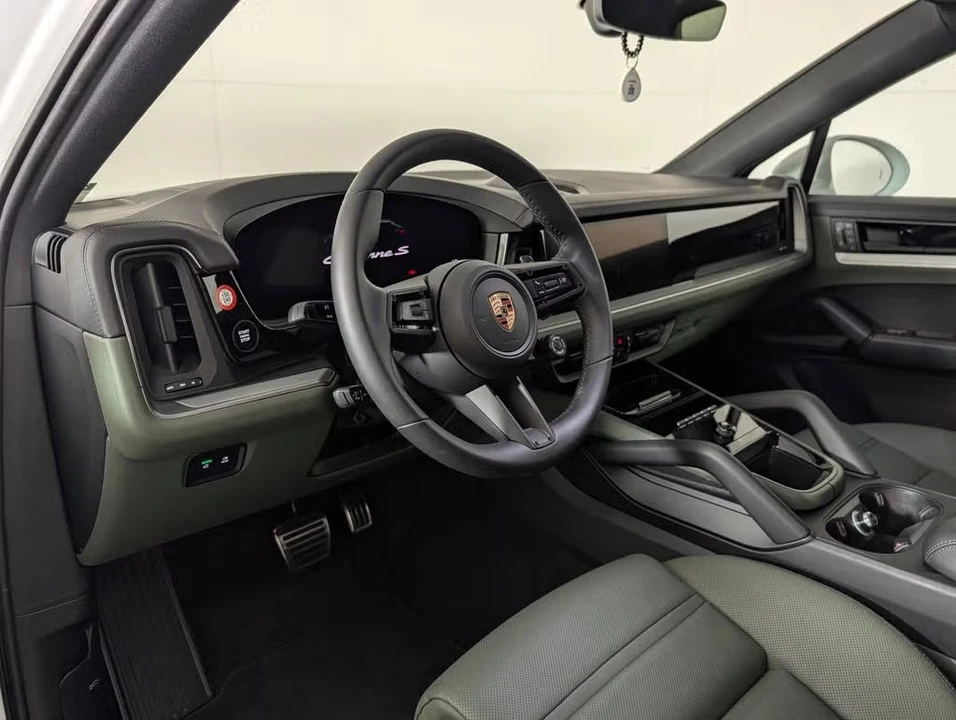 2026 Porsche 9Y0/9Y3 Cayenne S - Image 28 of 31