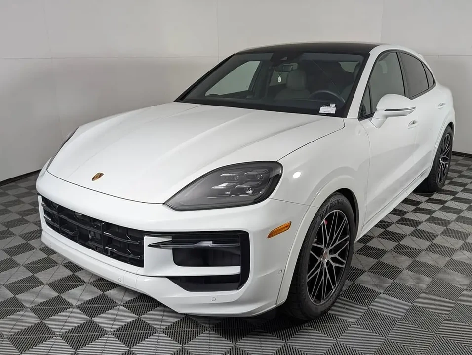 2026 Porsche 9Y0/9Y3 Cayenne S - Image 8 of 31