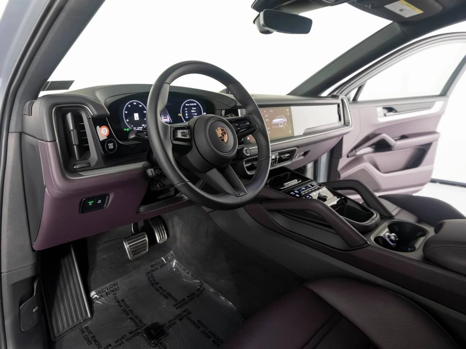 2026 Porsche 9Y0/9Y3 Cayenne Coupe - Image 4 of 4