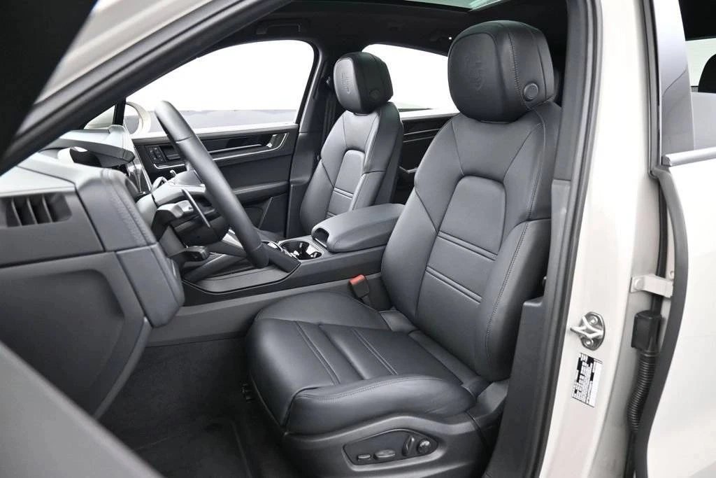 2026 Porsche 9Y0/9Y3 Cayenne Coupe - Image 5 of 5