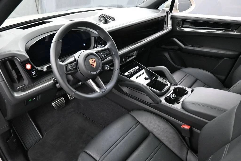 2026 Porsche 9Y0/9Y3 Cayenne Coupe - Image 4 of 5