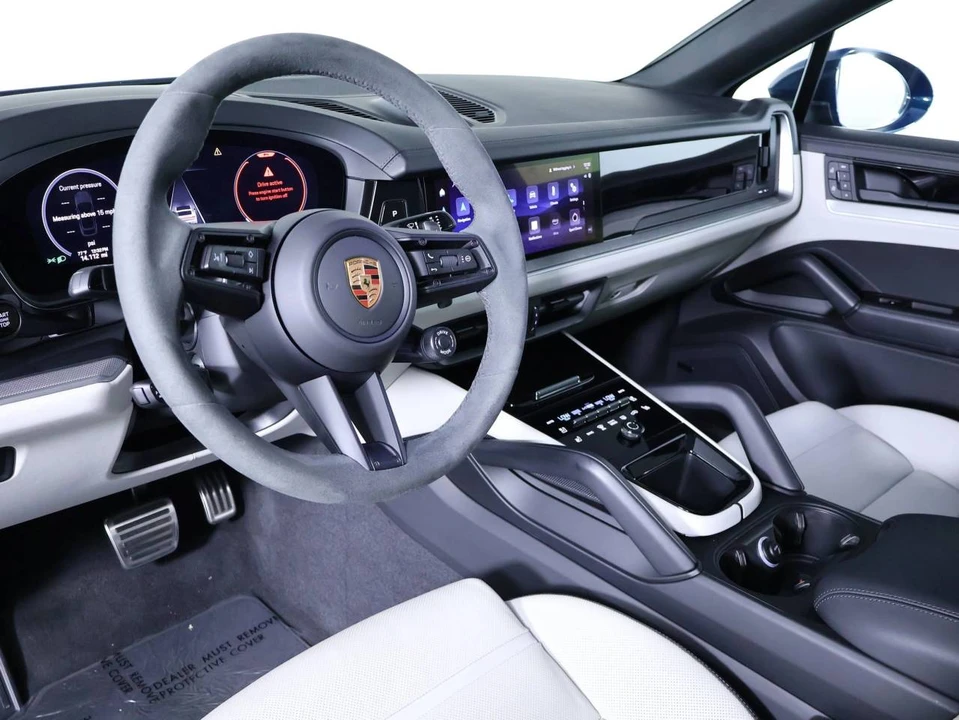 2026 Porsche 9Y0/9Y3 Cayenne Coupe - Image 4 of 5