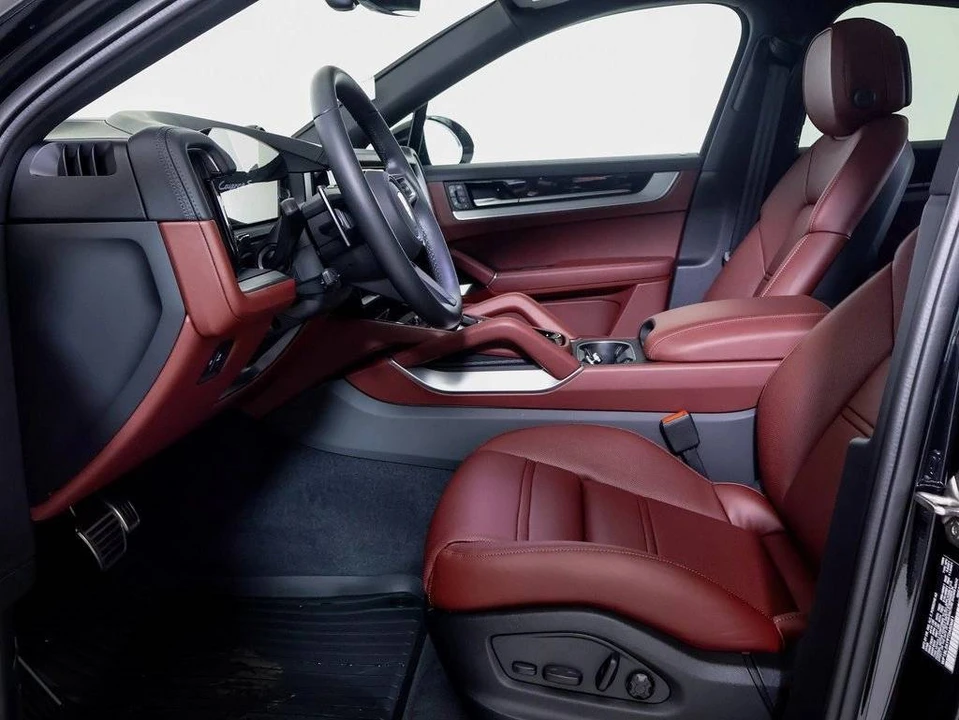 2026 Porsche 9Y0/9Y3 Cayenne Coupe - Image 5 of 5