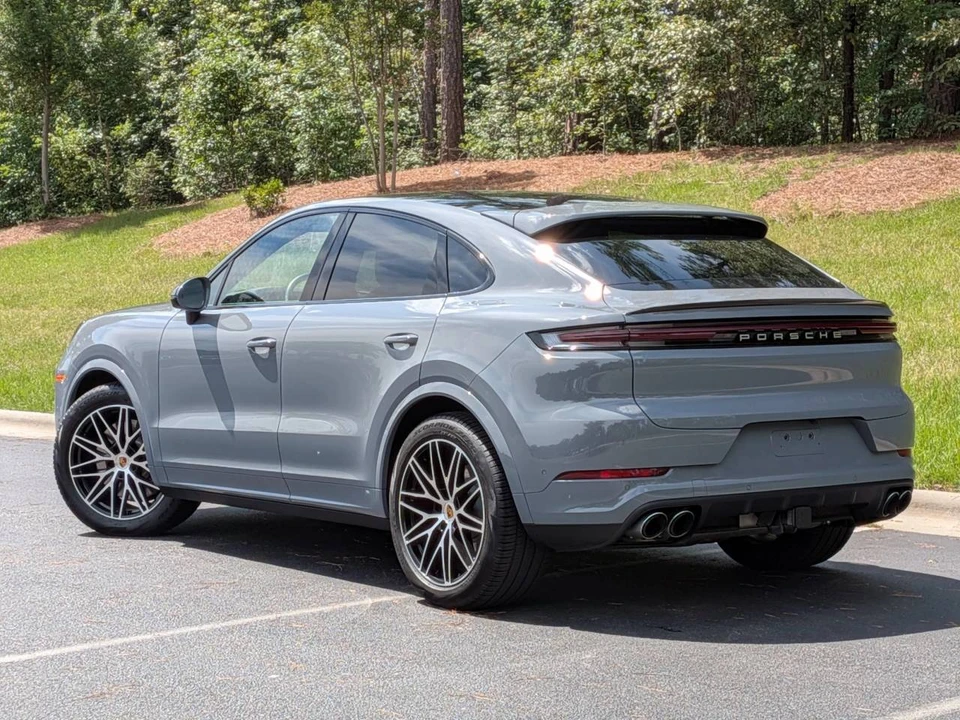 2026 Porsche 9Y0/9Y3 Cayenne Coupe - Image 3 of 5