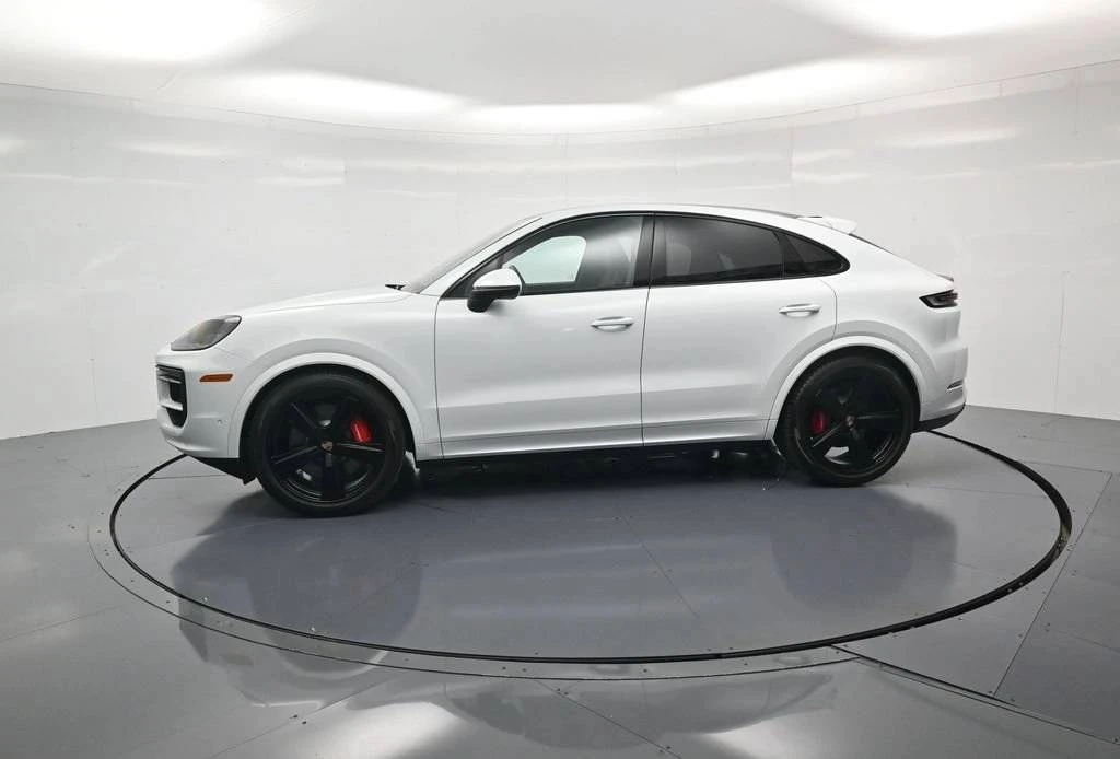 2026 Porsche 9Y0/9Y3 Cayenne Coupe - Image 2 of 5