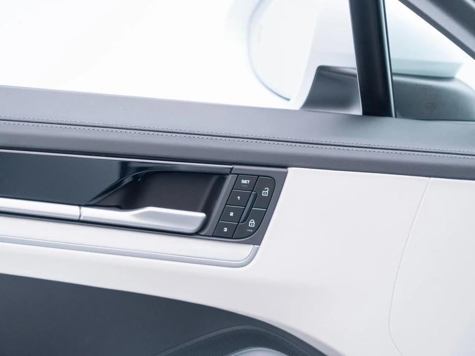 2026 Porsche 9Y0/9Y3 Cayenne S - Image 21 of 31