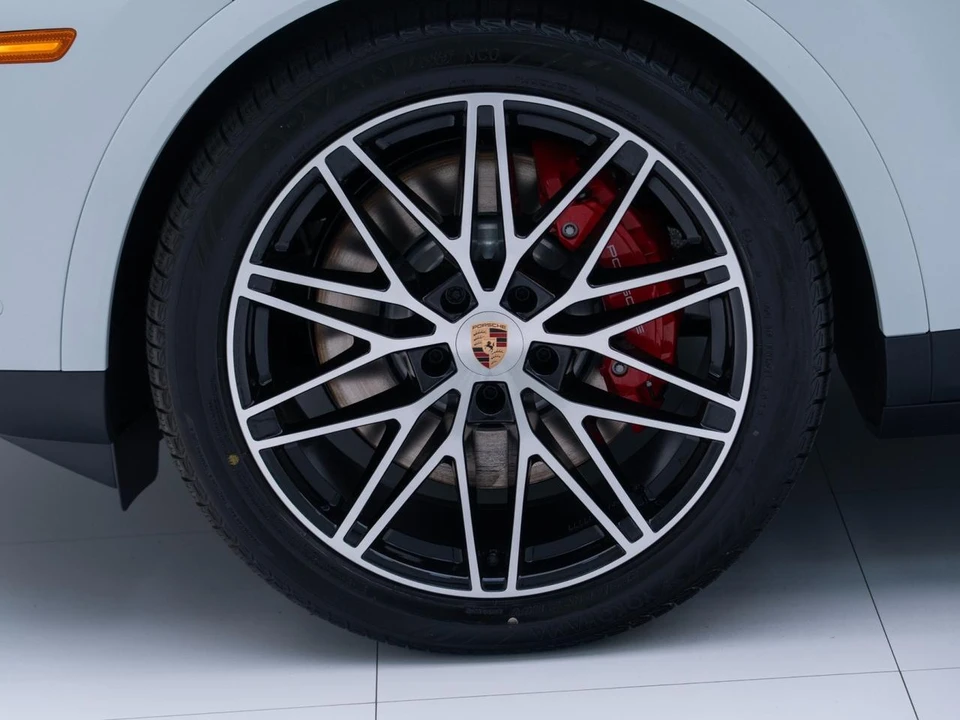 2026 Porsche 9Y0/9Y3 Cayenne S - Image 12 of 31