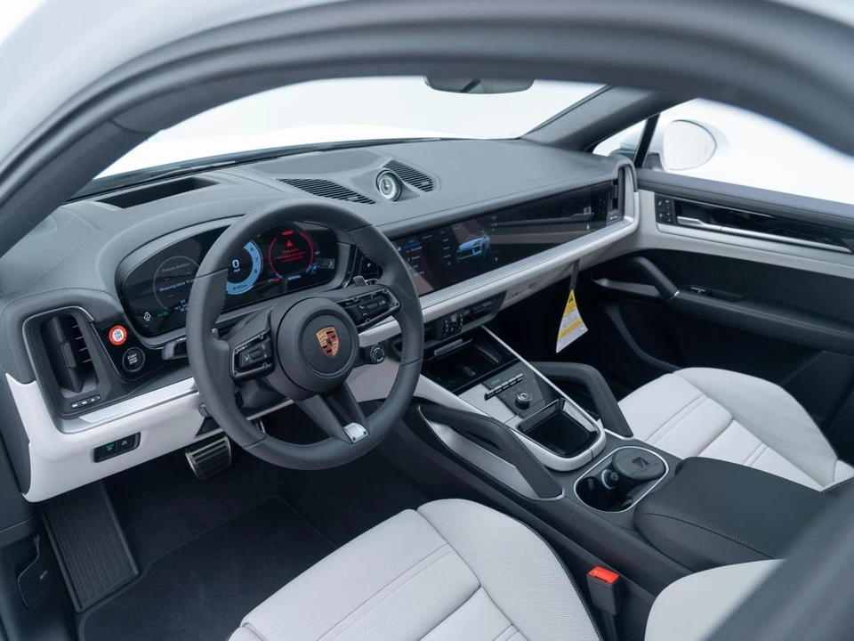 2026 Porsche 9Y0/9Y3 Cayenne S - Image 4 of 31