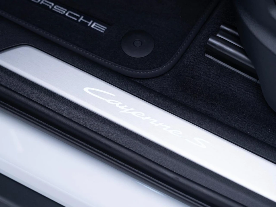 2026 Porsche 9Y0/9Y3 Cayenne S - Image 14 of 31