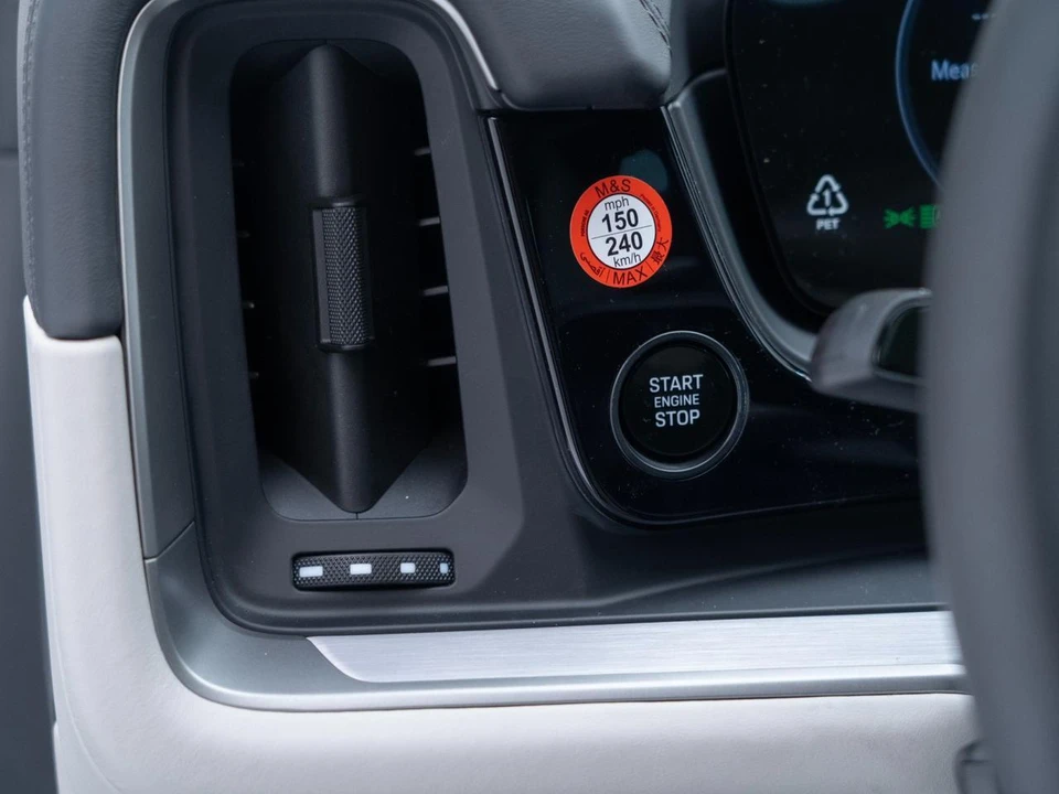 2026 Porsche 9Y0/9Y3 Cayenne S - Image 28 of 31