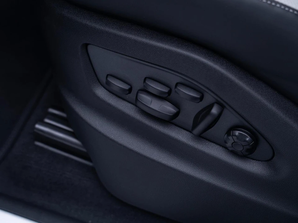 2026 Porsche 9Y0/9Y3 Cayenne S - Image 15 of 31