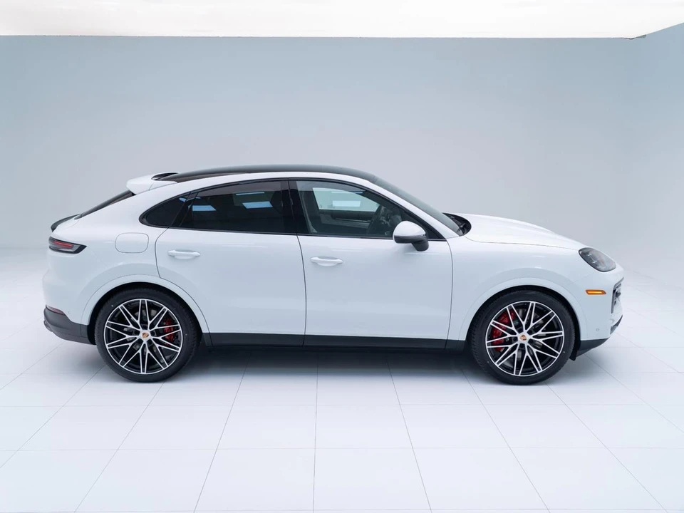 2026 Porsche 9Y0/9Y3 Cayenne S - Image 8 of 31