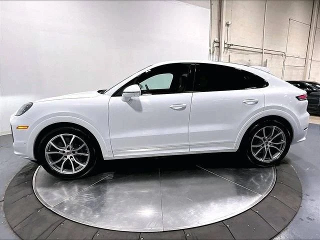 2026 Porsche 9Y0/9Y3 Cayenne Coupe - Image 2 of 5