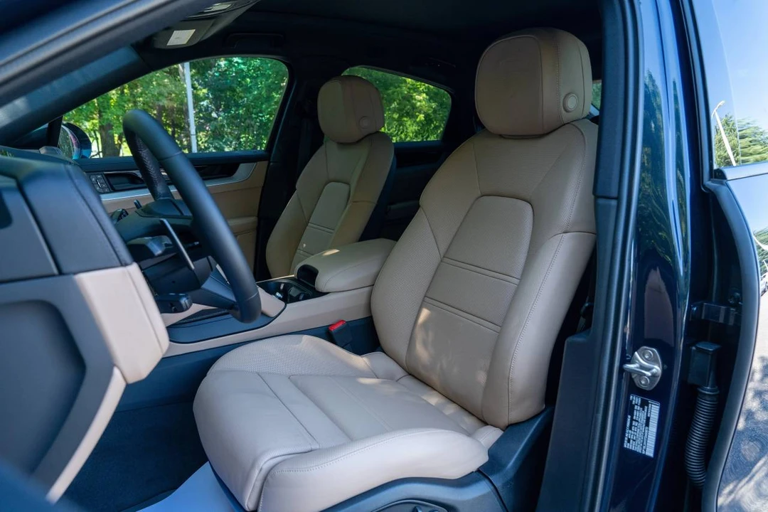2026 Porsche 9Y0/9Y3 Cayenne Coupe - Image 5 of 5